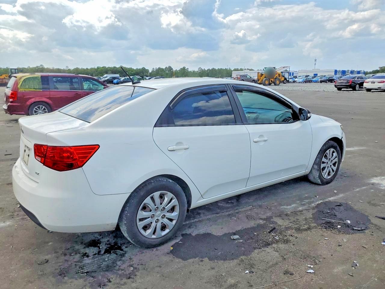 2010 KIA FORTE EX photo 7