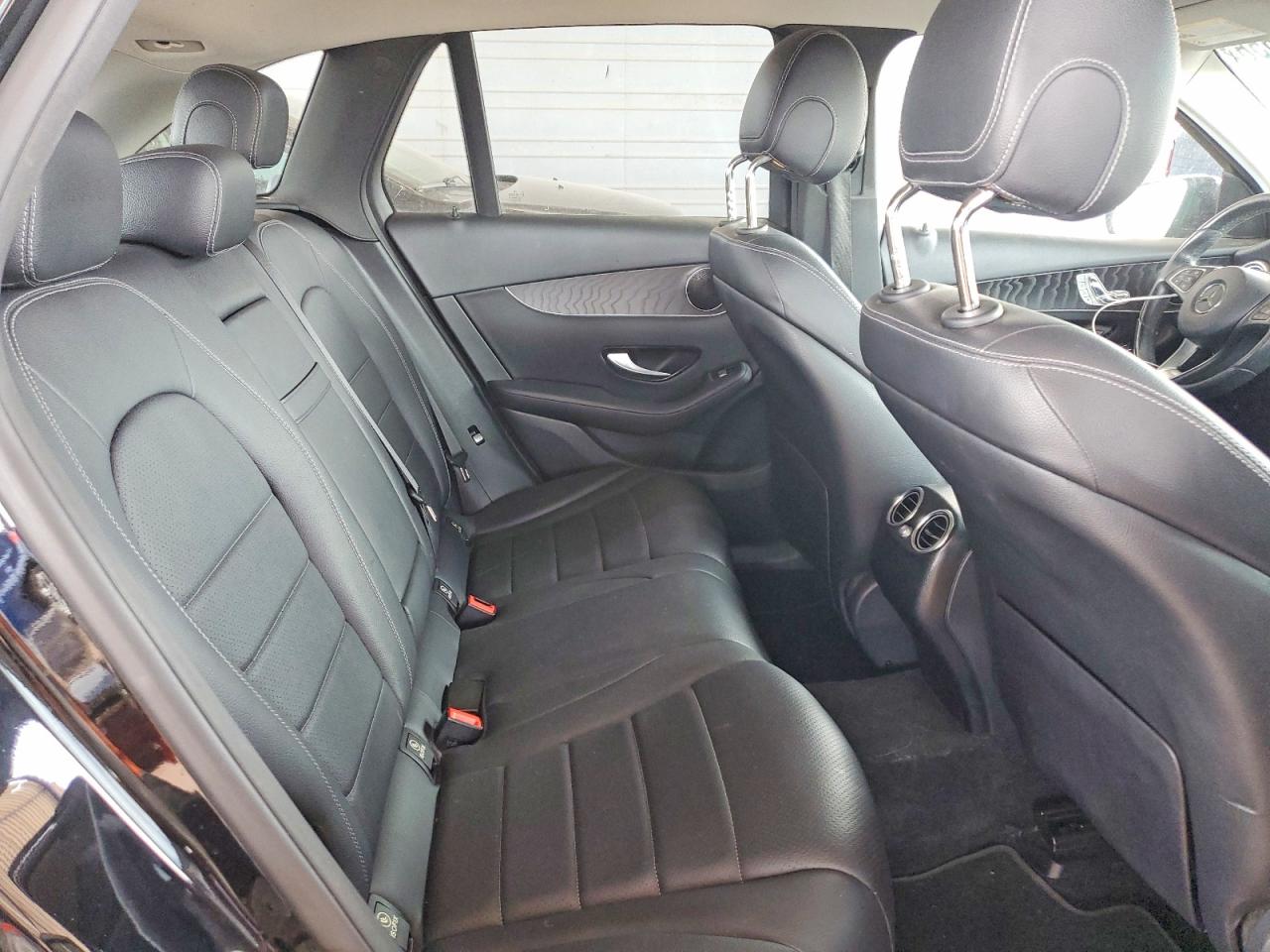 2017 MERCEDES-BENZ GLC 300 photo 31