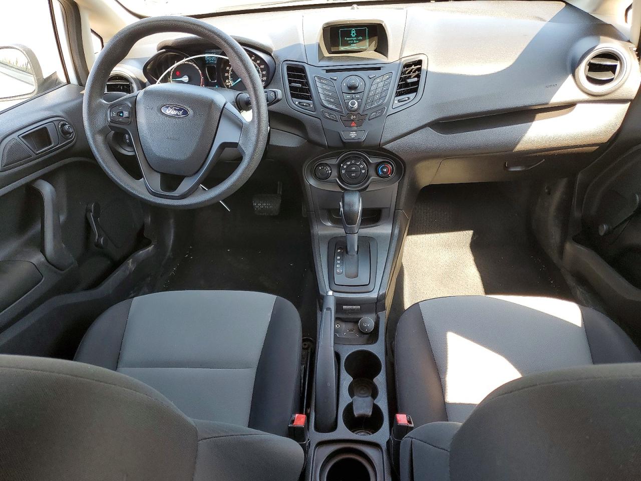 2015 FORD FIESTA S photo 15