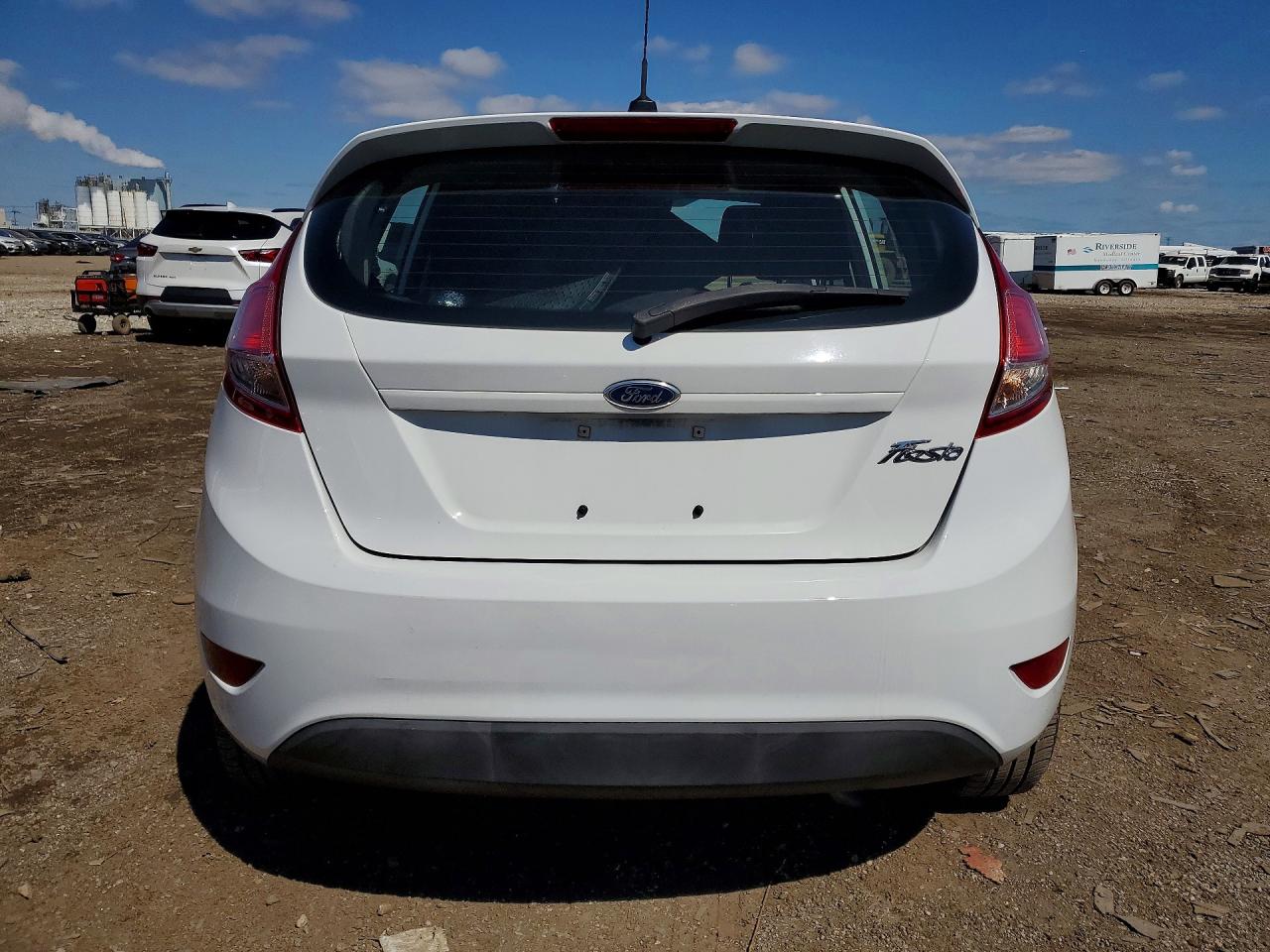 2015 FORD FIESTA S photo 11