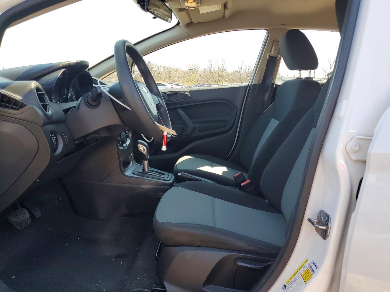 2015 FORD FIESTA S photo 13