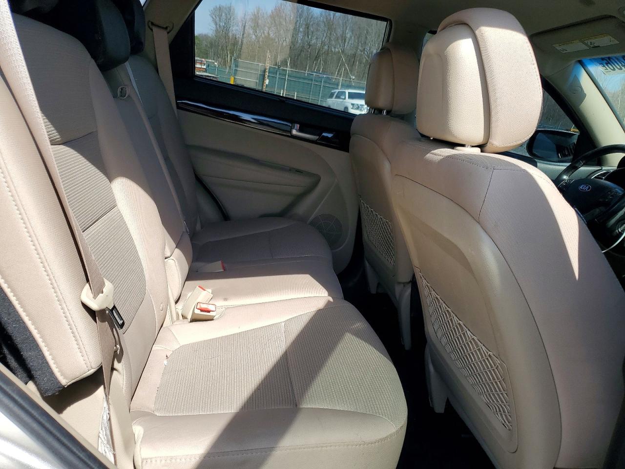 2014 KIA SORENTO LX photo 21