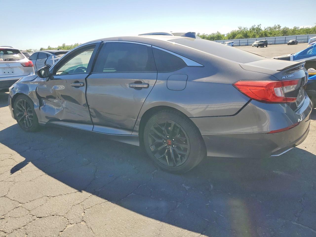 2018 HONDA ACCORD LX photo 3