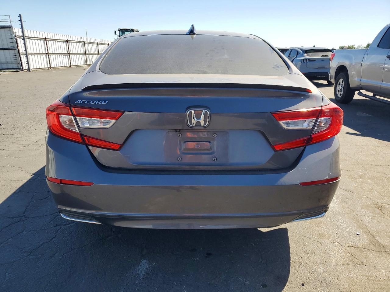 2018 HONDA ACCORD LX photo 11