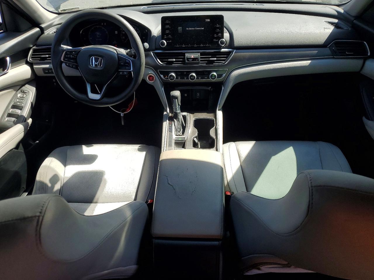2018 HONDA ACCORD LX photo 15