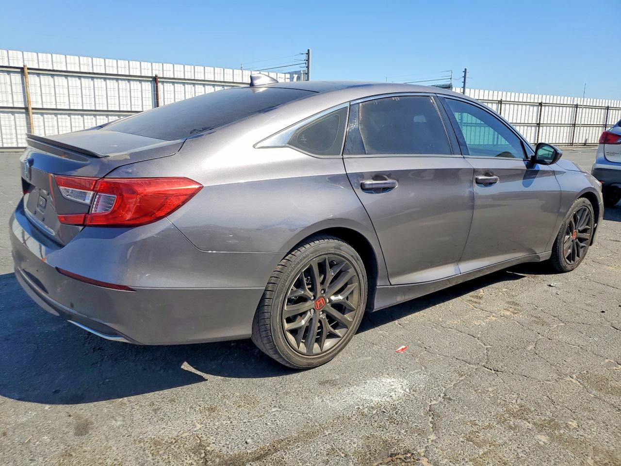 2018 HONDA ACCORD LX photo 5