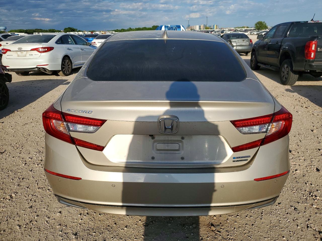 2020 HONDA ACCORD TOURING HYBRID photo 6