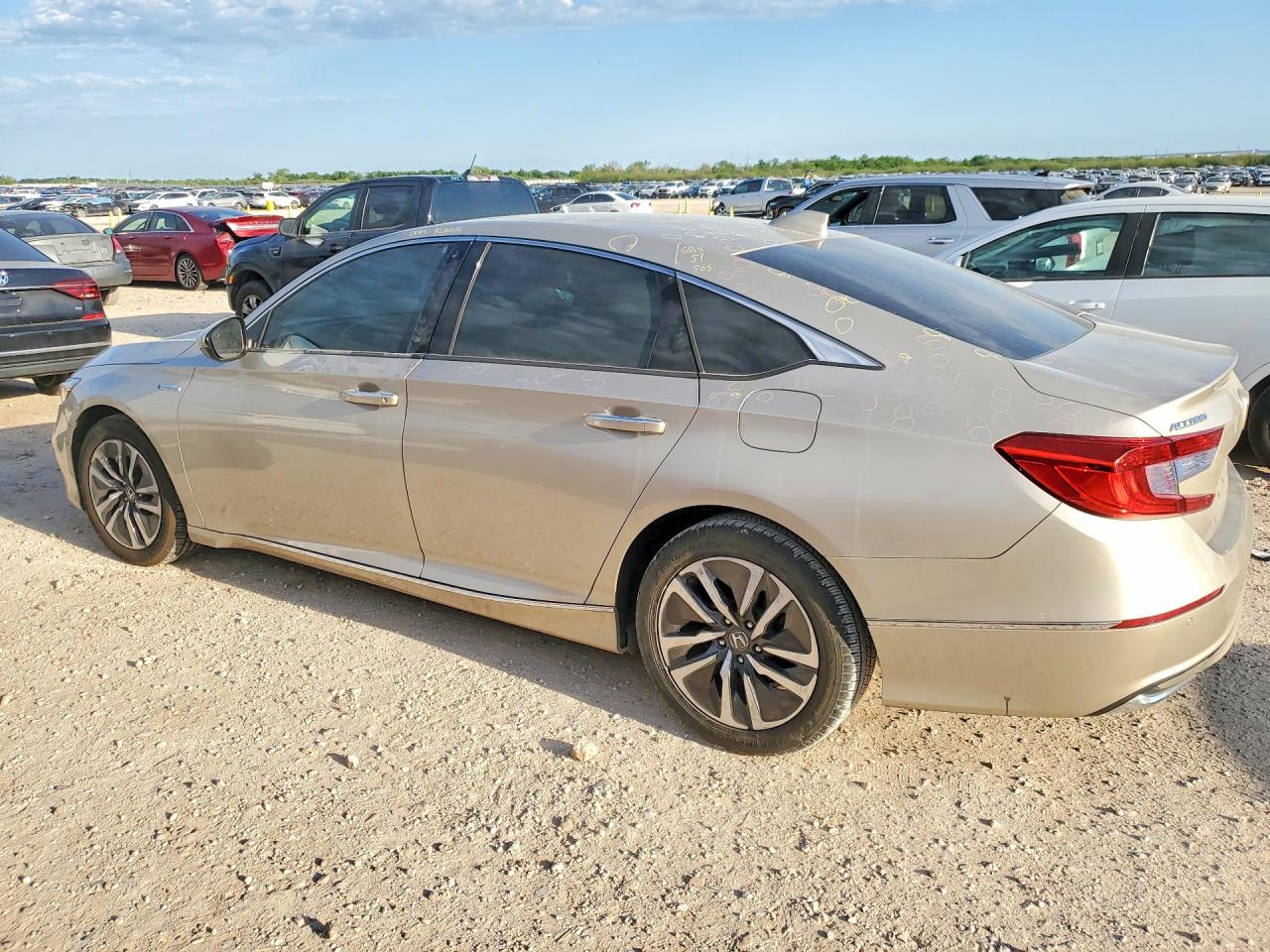2020 HONDA ACCORD TOURING HYBRID photo 2