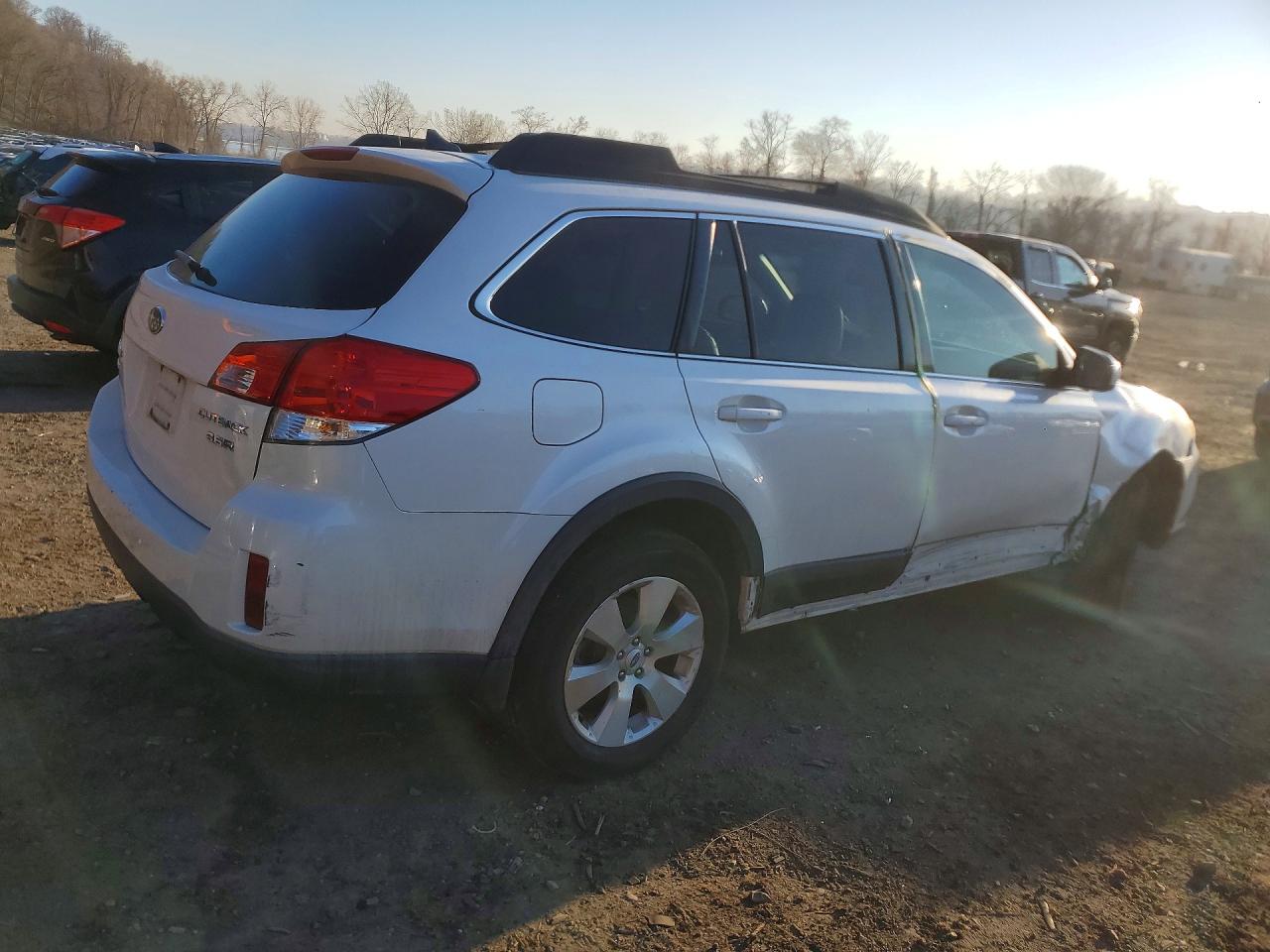 2012 SUBARU OUTBACK 3.6R LIMITED photo 7