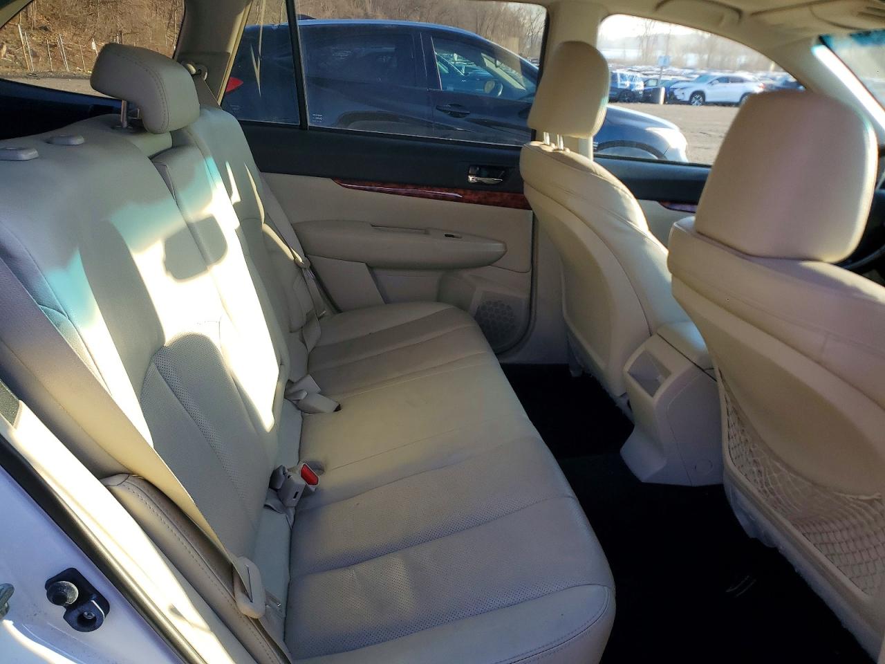 2012 SUBARU OUTBACK 3.6R LIMITED photo 31