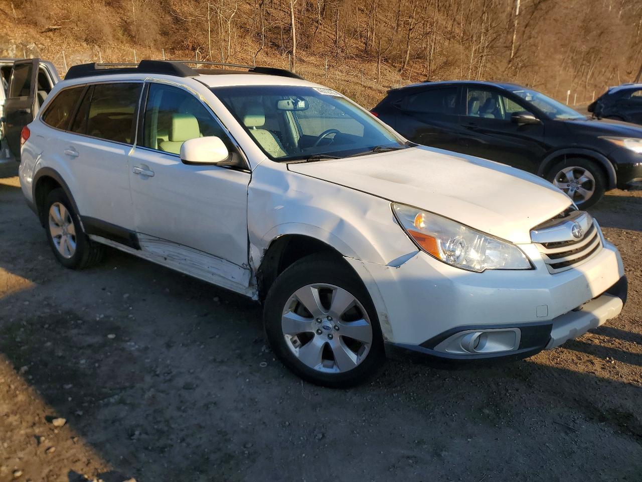 2012 SUBARU OUTBACK 3.6R LIMITED photo 10