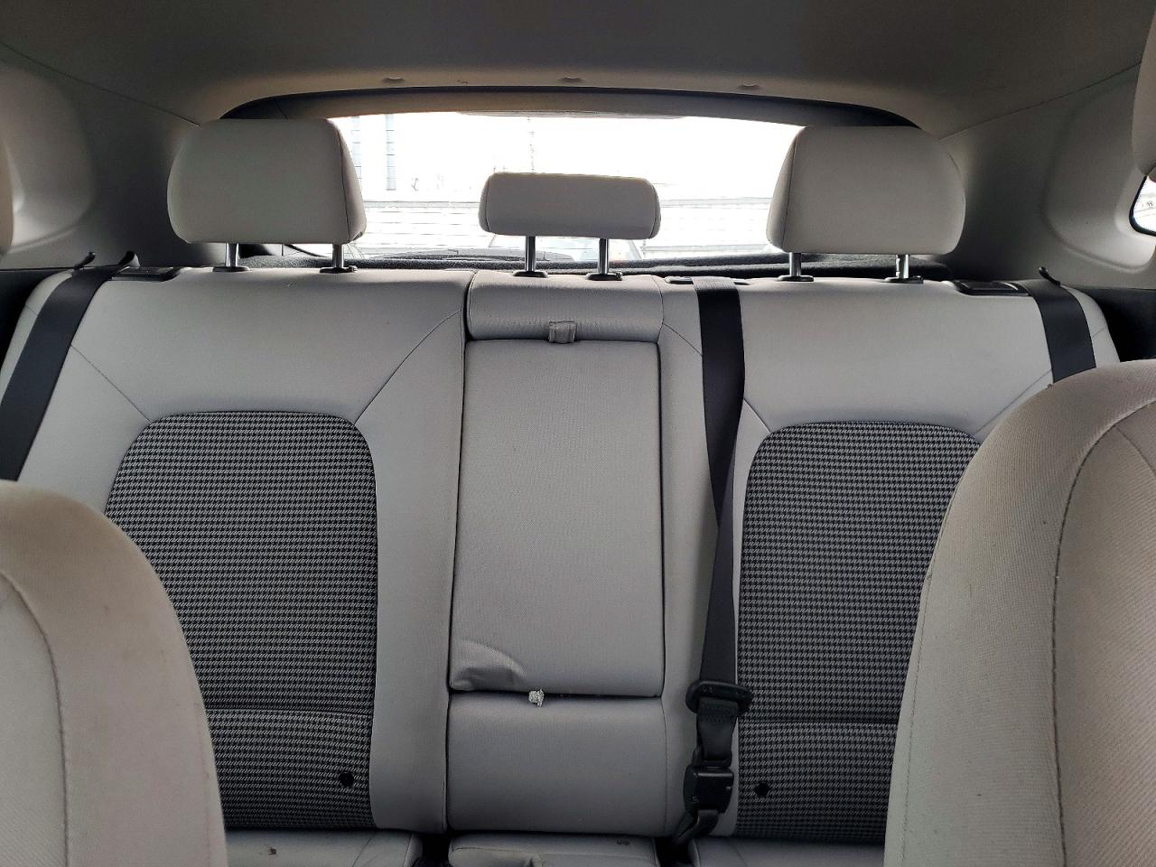 2022 HYUNDAI KONA SE photo 19