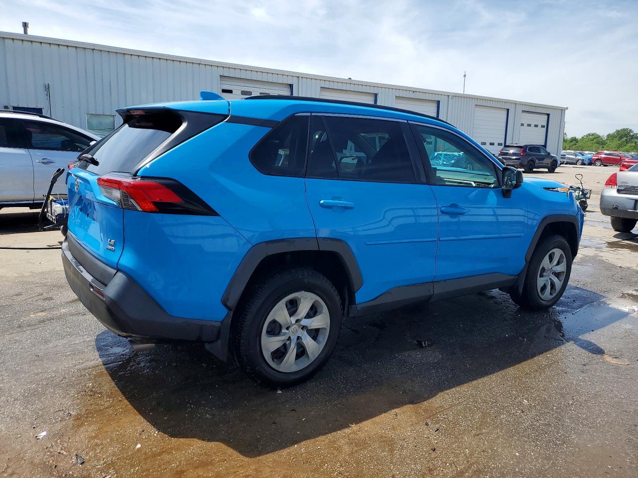 2019 TOYOTA RAV4 LE photo 3