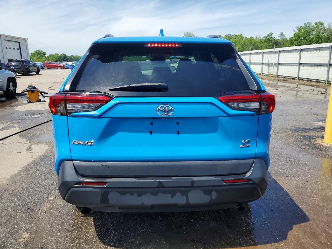 2019 TOYOTA RAV4 LE photo 6