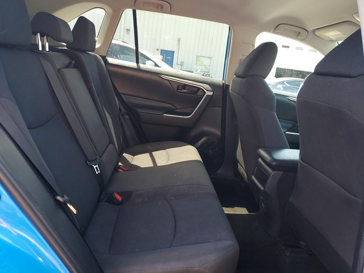 2019 TOYOTA RAV4 LE photo 11