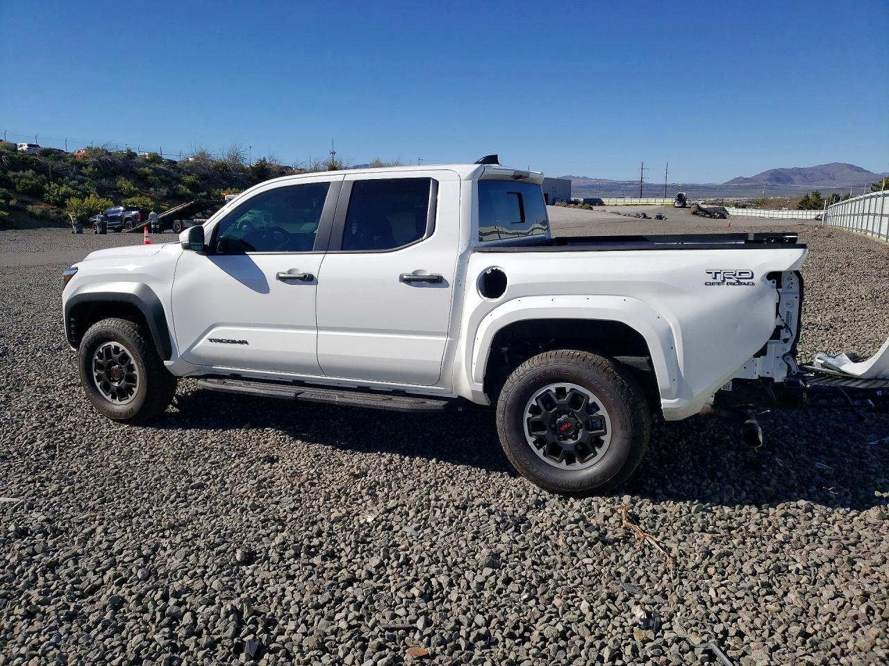 2025 TOYOTA TACOMA TRD OFF-ROAD photo 4