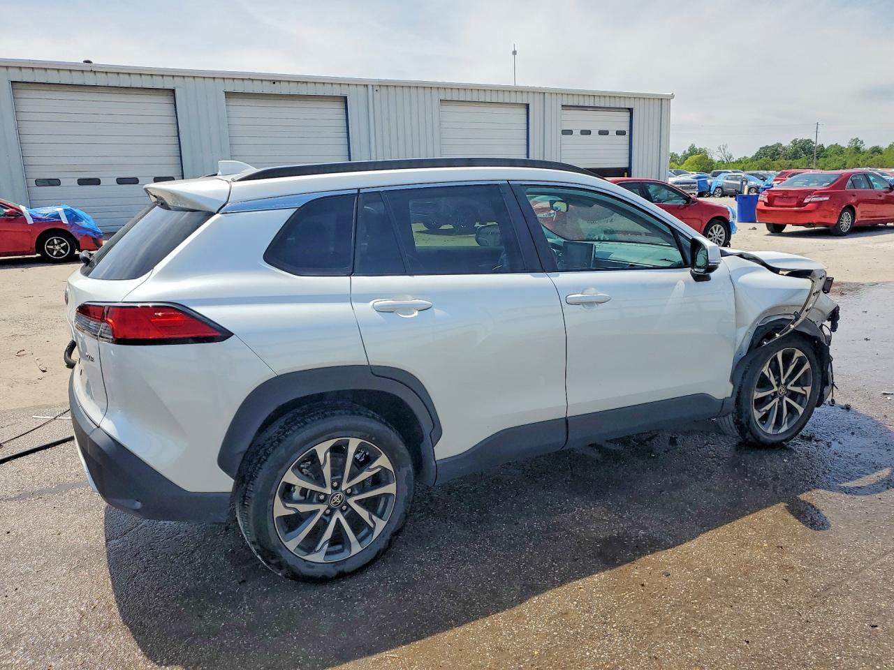 2022 TOYOTA COROLLA CROSS XLE photo 5