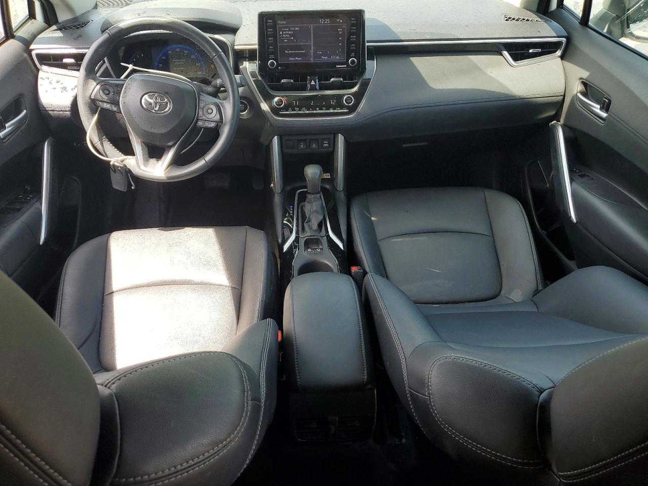 2022 TOYOTA COROLLA CROSS XLE photo 15