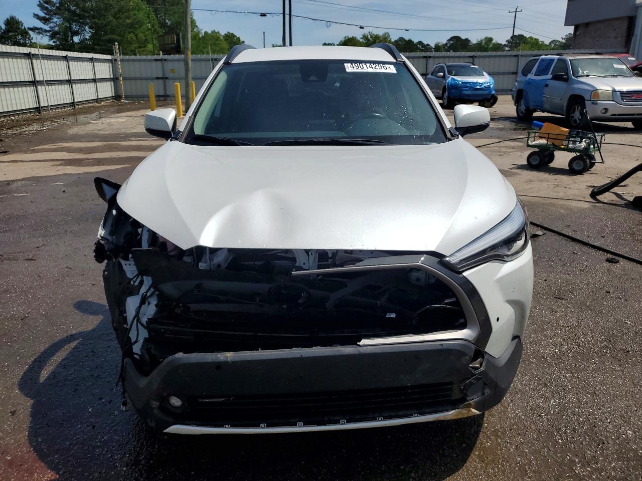 2022 TOYOTA COROLLA CROSS XLE photo 9