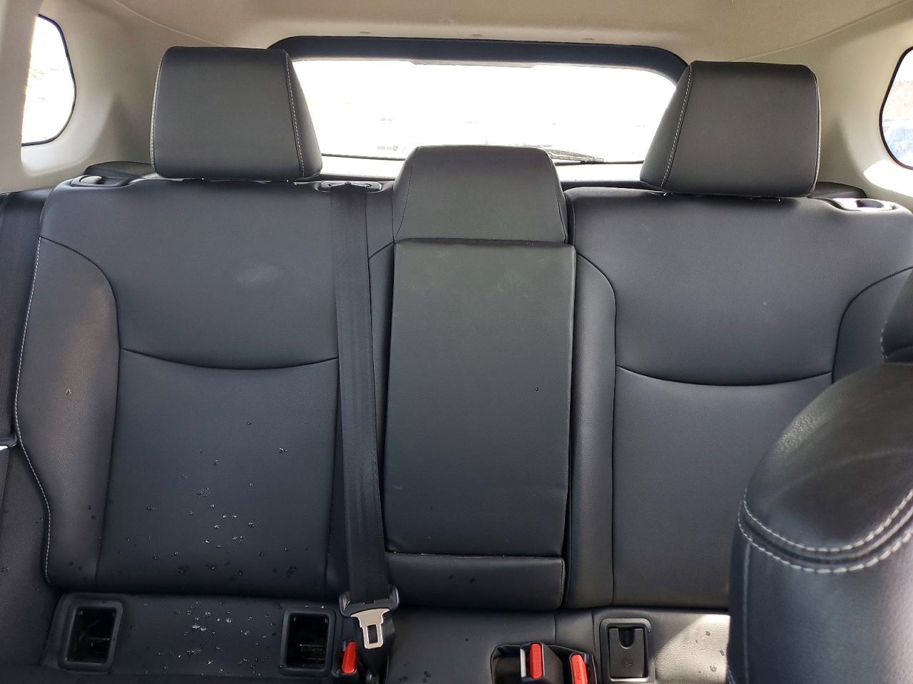 2022 TOYOTA COROLLA CROSS XLE photo 19