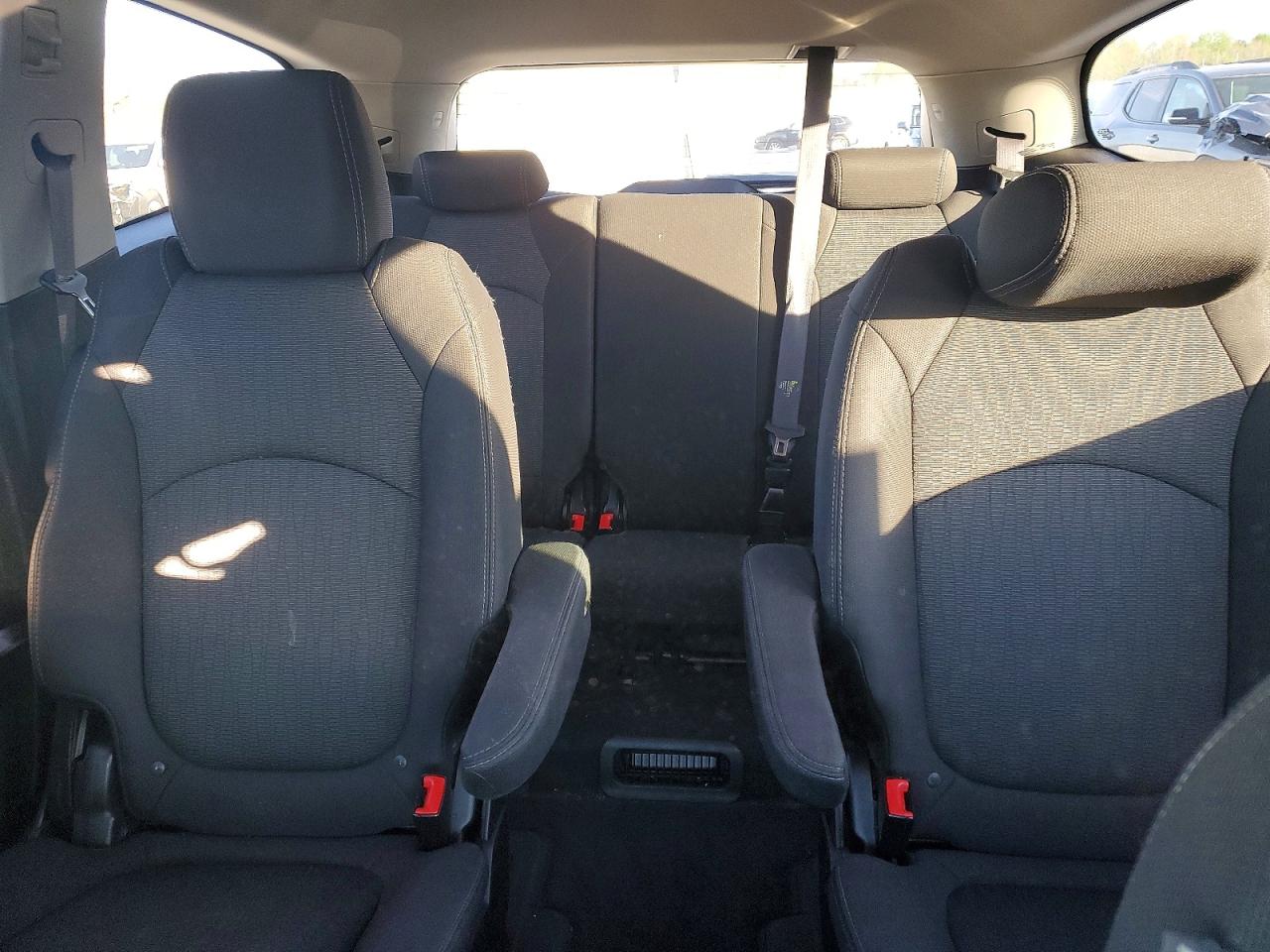 2014 CHEVROLET TRAVERSE LT photo 10