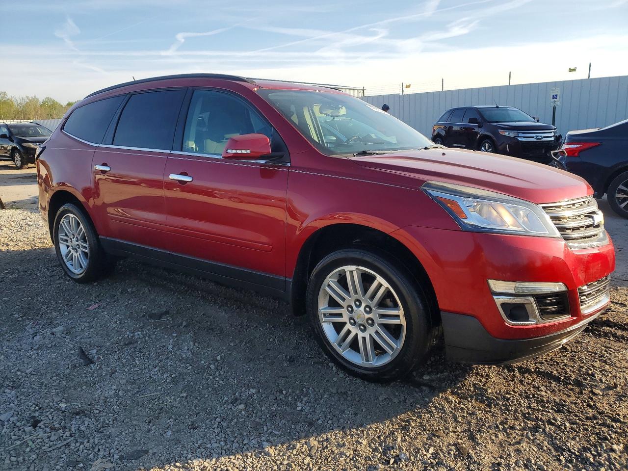2014 CHEVROLET TRAVERSE LT photo 4