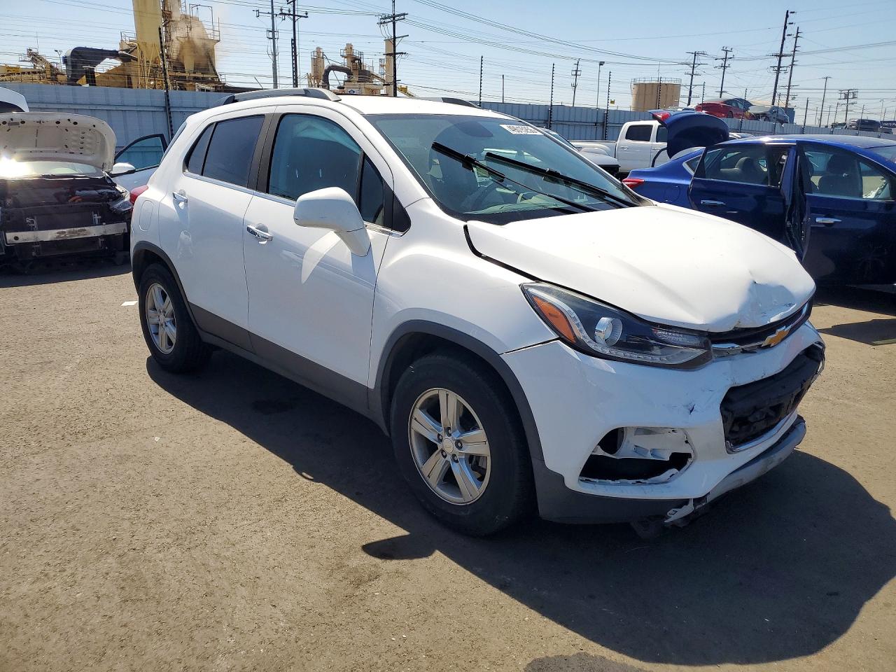 2019 CHEVROLET TRAX 1LT photo 4