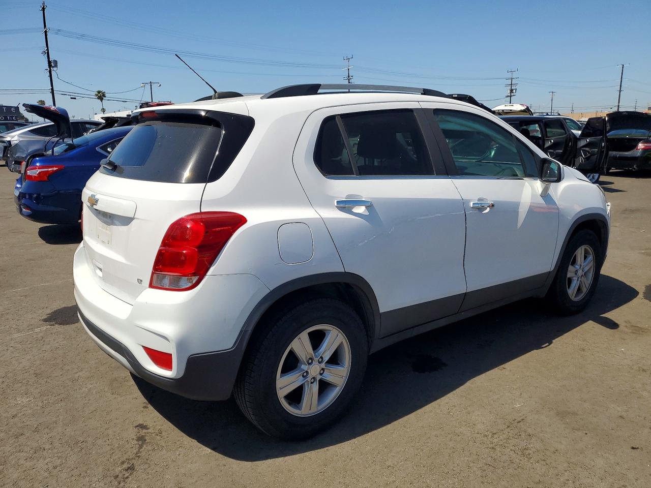 2019 CHEVROLET TRAX 1LT photo 3