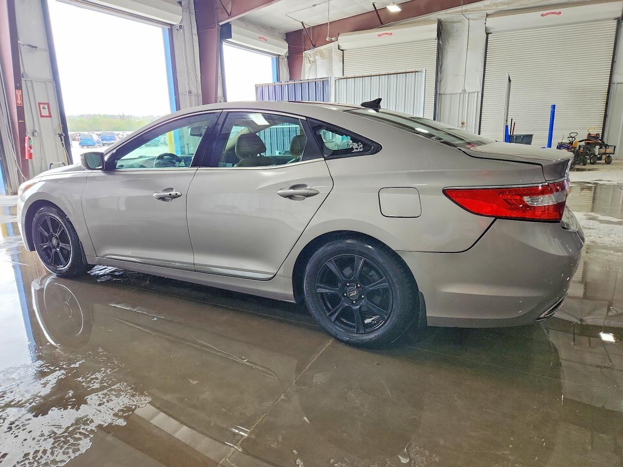 2013 HYUNDAI AZERA BASE photo 3