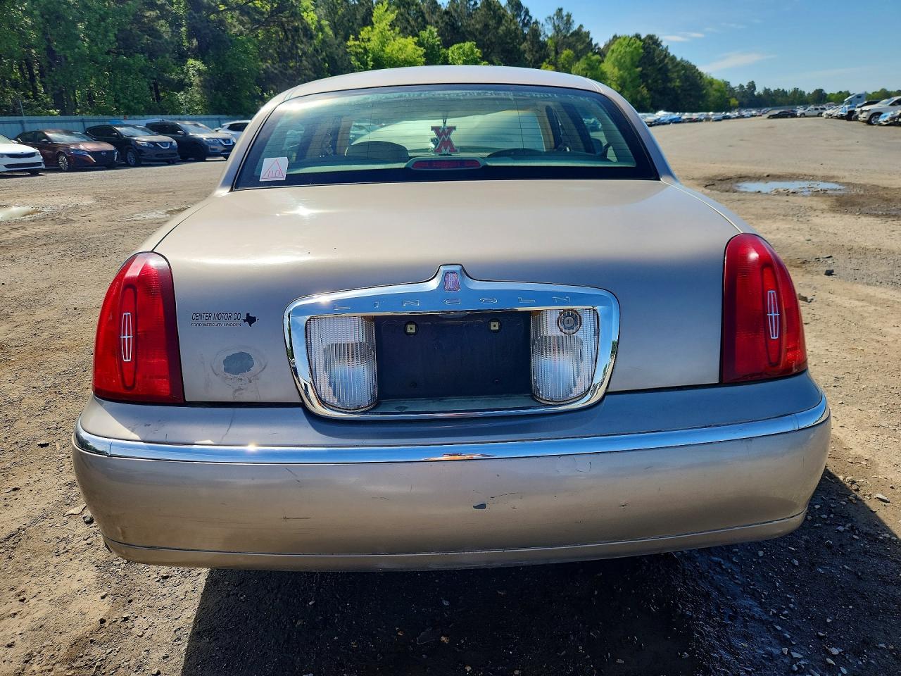2000 LINCOLN TOWN CAR SIGNATURE photo 6