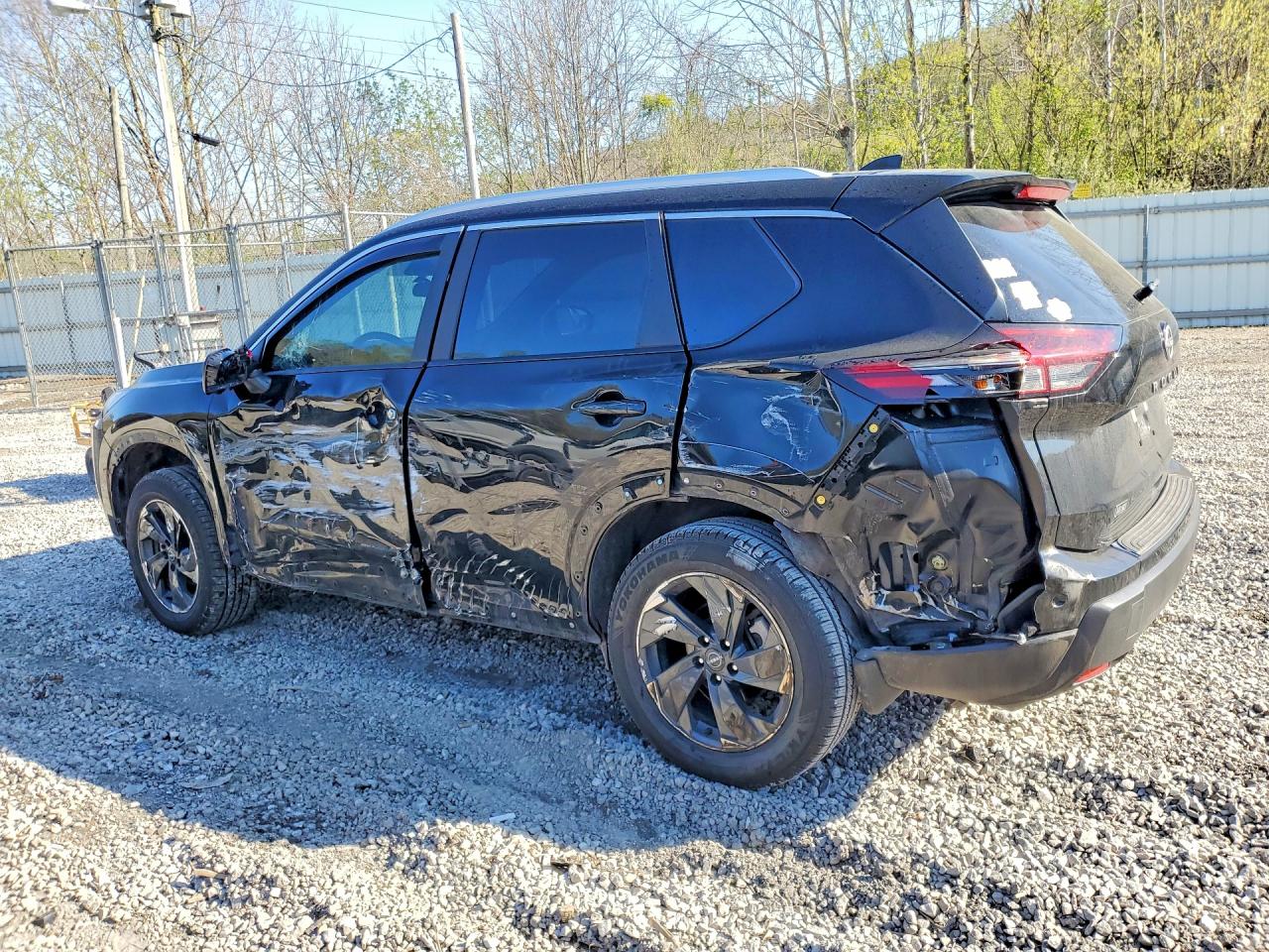 2025 NISSAN ROGUE SV photo 3