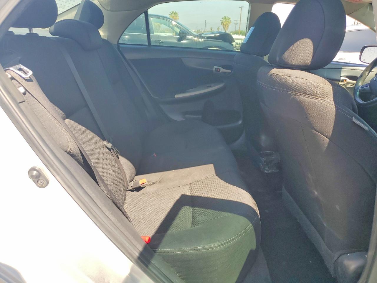 2013 TOYOTA COROLLA S photo 28