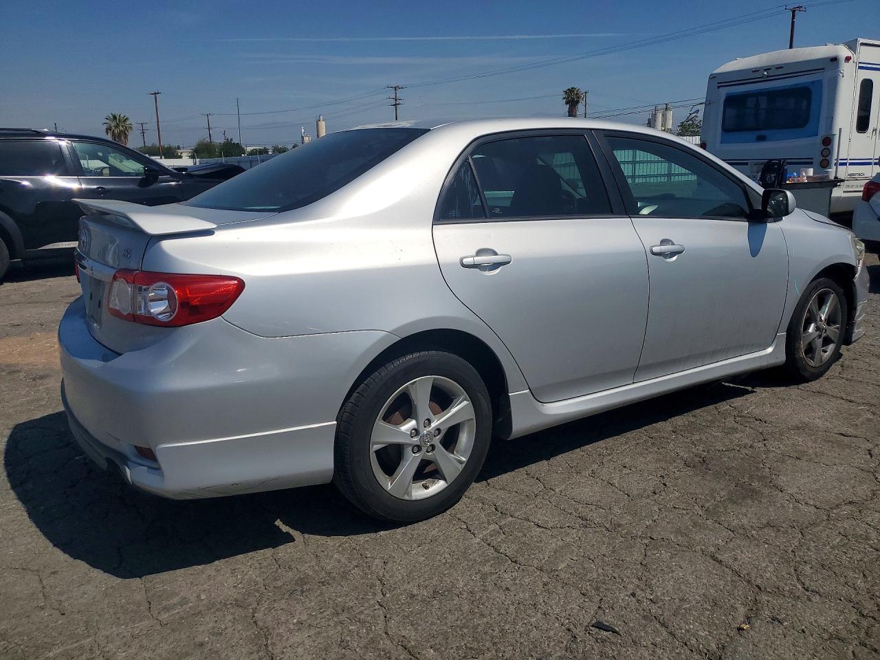 2013 TOYOTA COROLLA S photo 7