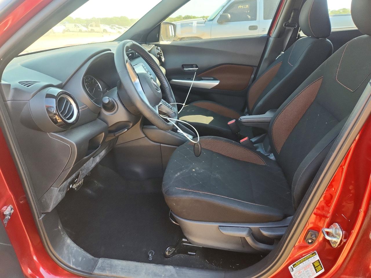2020 NISSAN KICKS SR photo 13