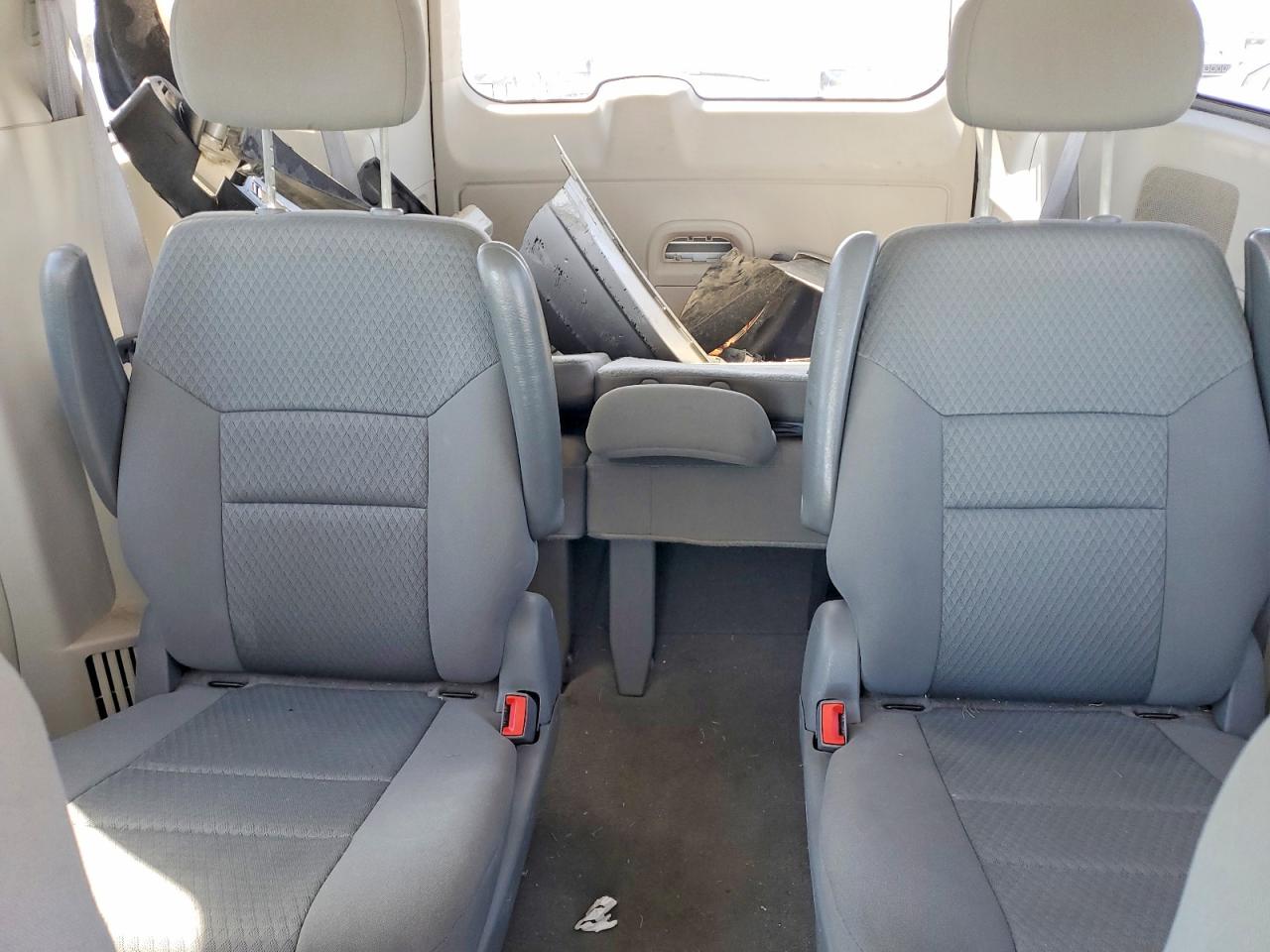 2010 CHRYSLER TOWN & COUNTRY TOURING photo 19