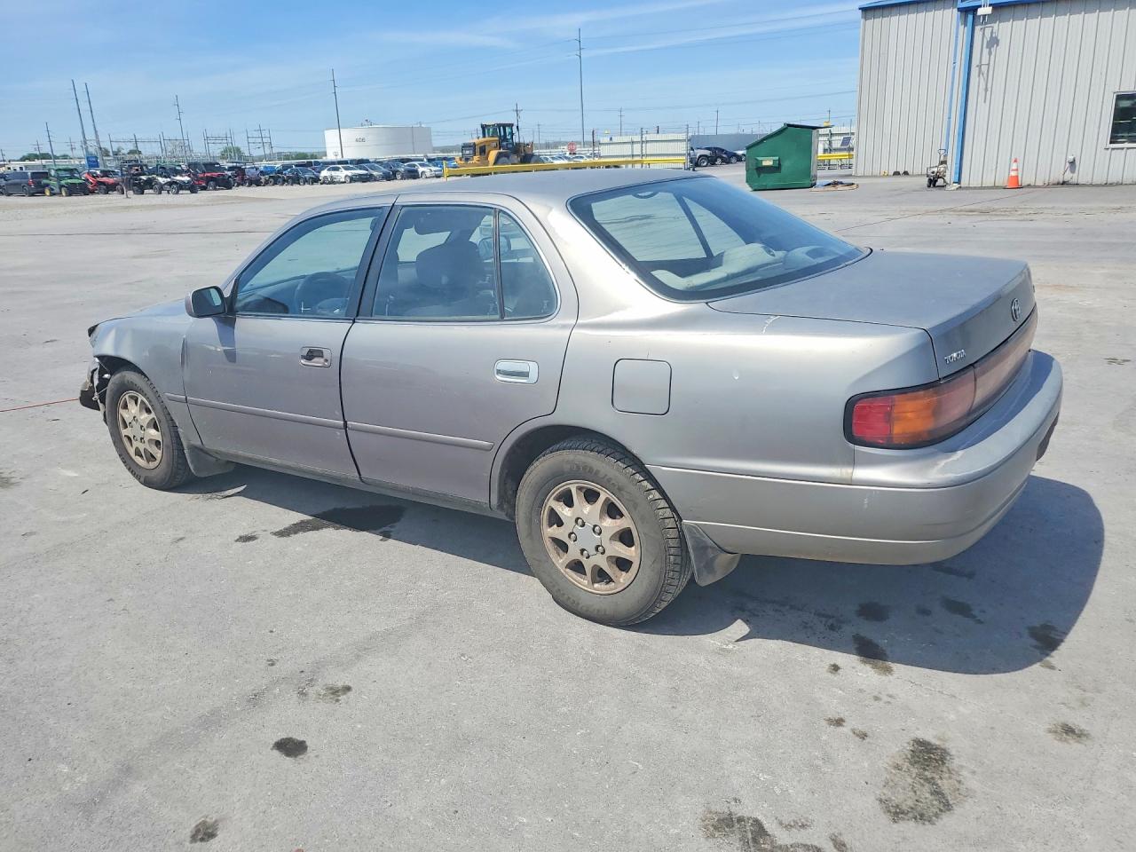 1992 TOYOTA CAMRY XLE photo 2