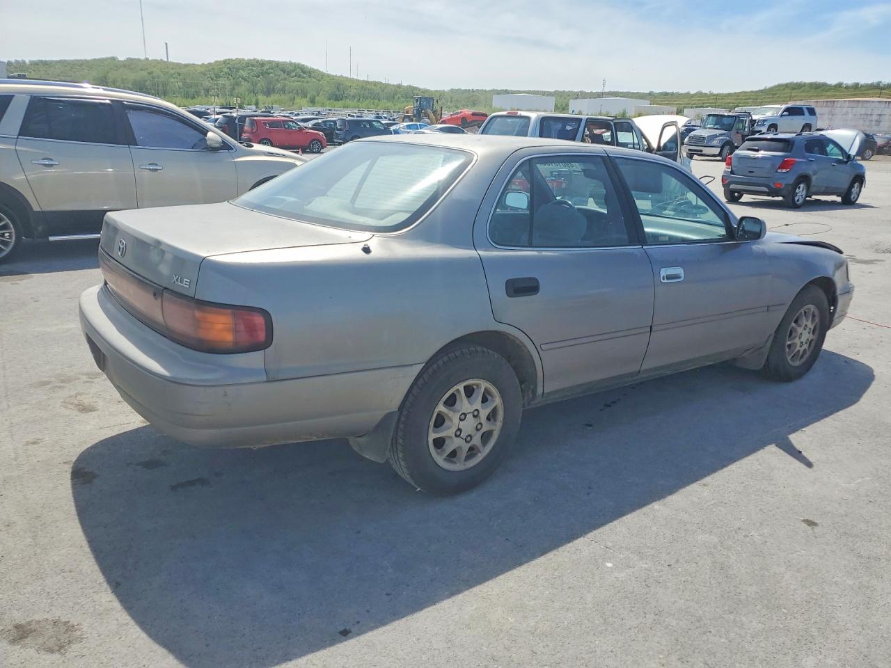 1992 TOYOTA CAMRY XLE photo 3