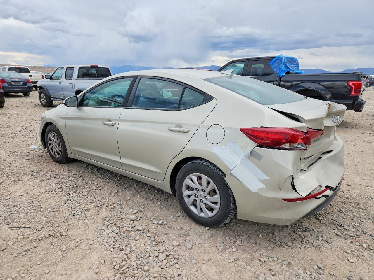 2017 HYUNDAI ELANTRA SE photo 3