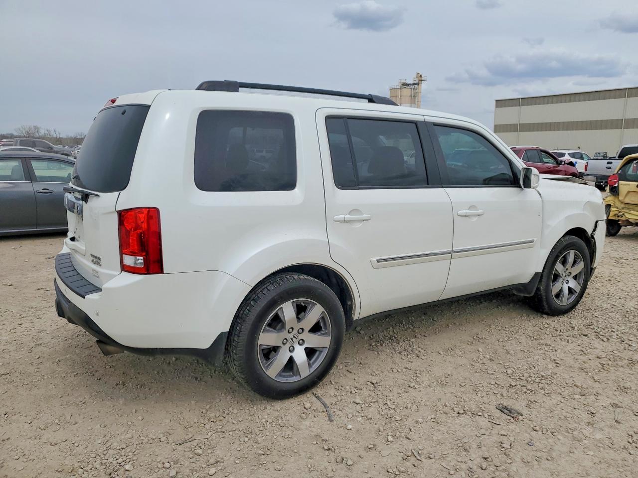 2015 HONDA PILOT TOURING photo 5