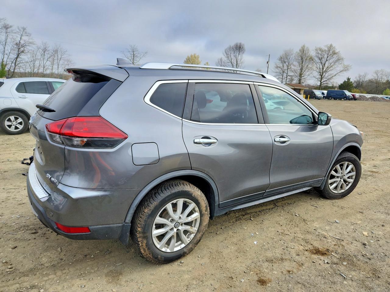 2020 NISSAN ROGUE SV photo 3