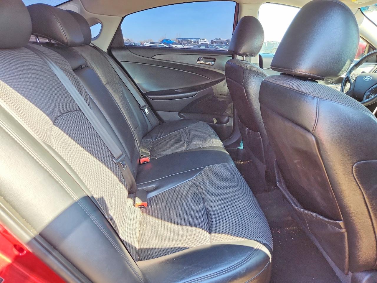 2011 HYUNDAI SONATA SE 2.0T photo 19