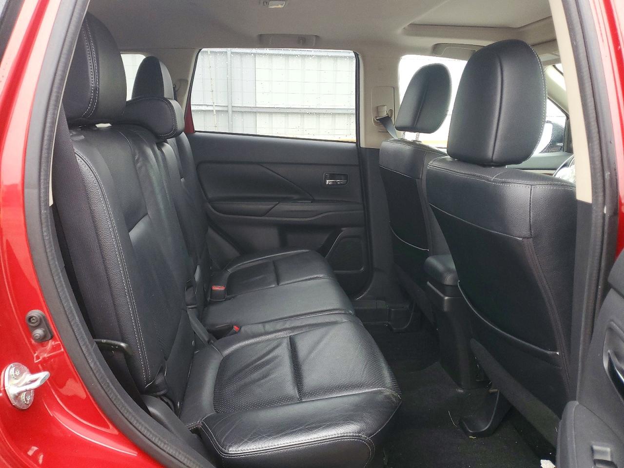 2015 MITSUBISHI OUTLANDER SE photo 31