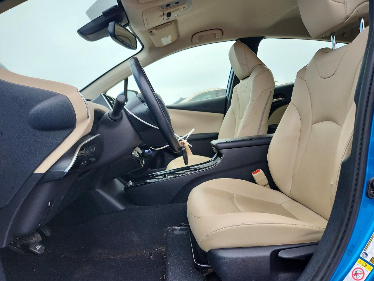 2019 TOYOTA PRIUS XLE AWD-E photo 13
