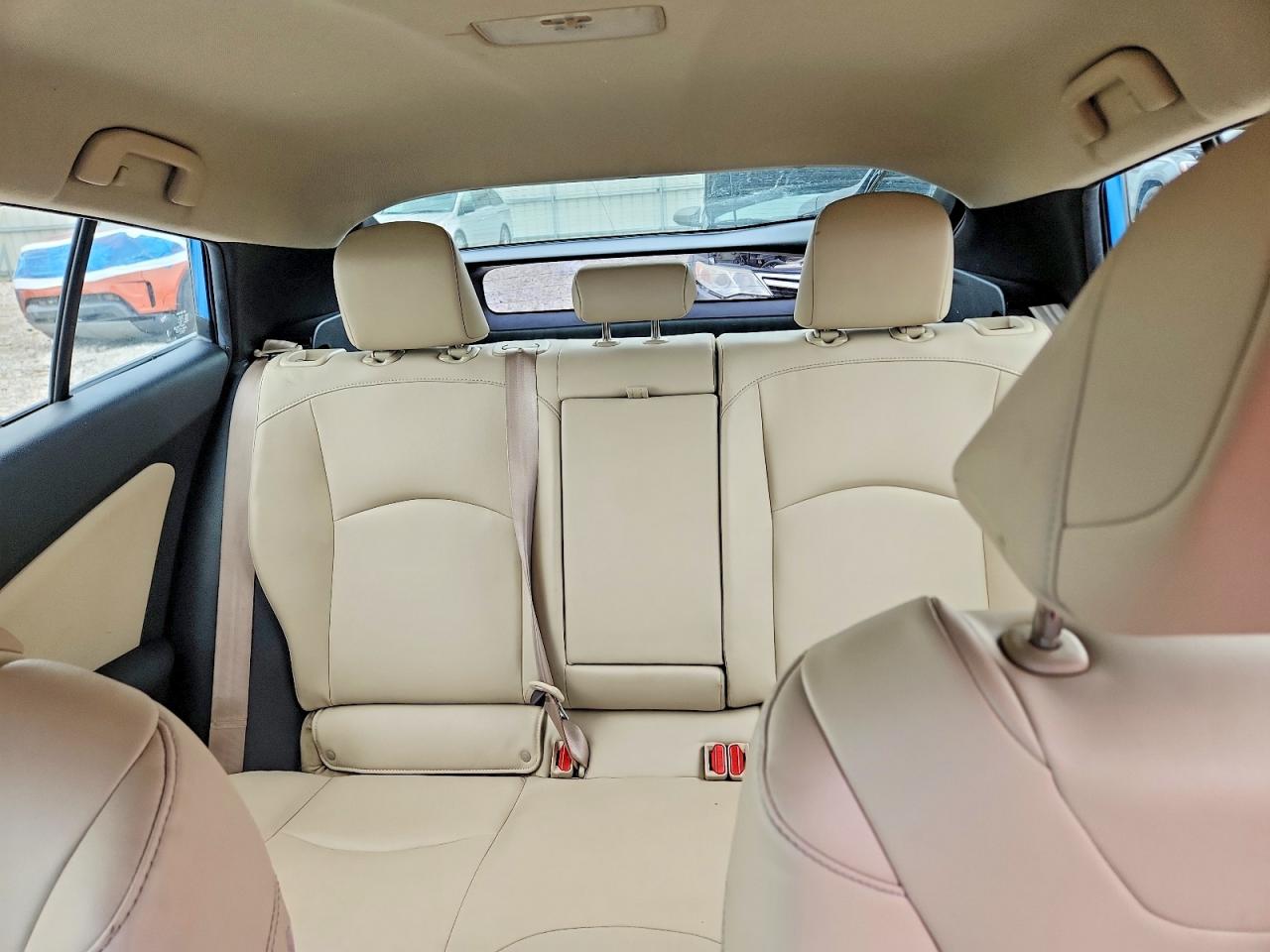 2019 TOYOTA PRIUS XLE AWD-E photo 19