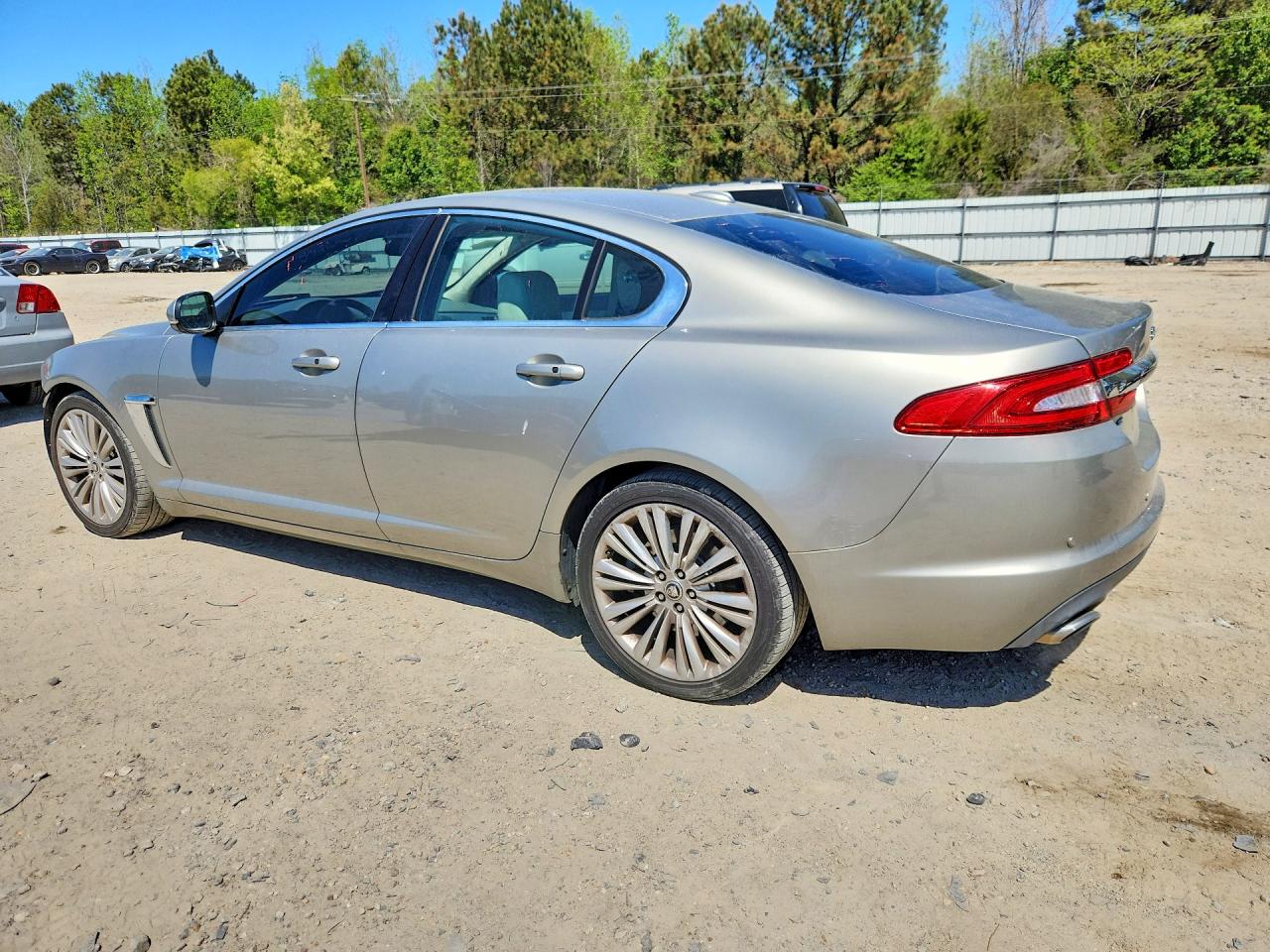 2012 JAGUAR XF PORTFOLIO photo 4