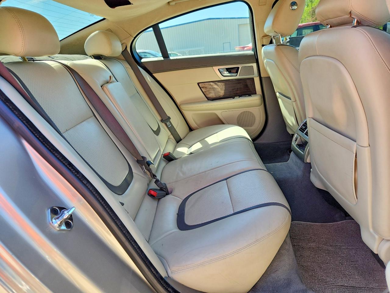 2012 JAGUAR XF PORTFOLIO photo 28