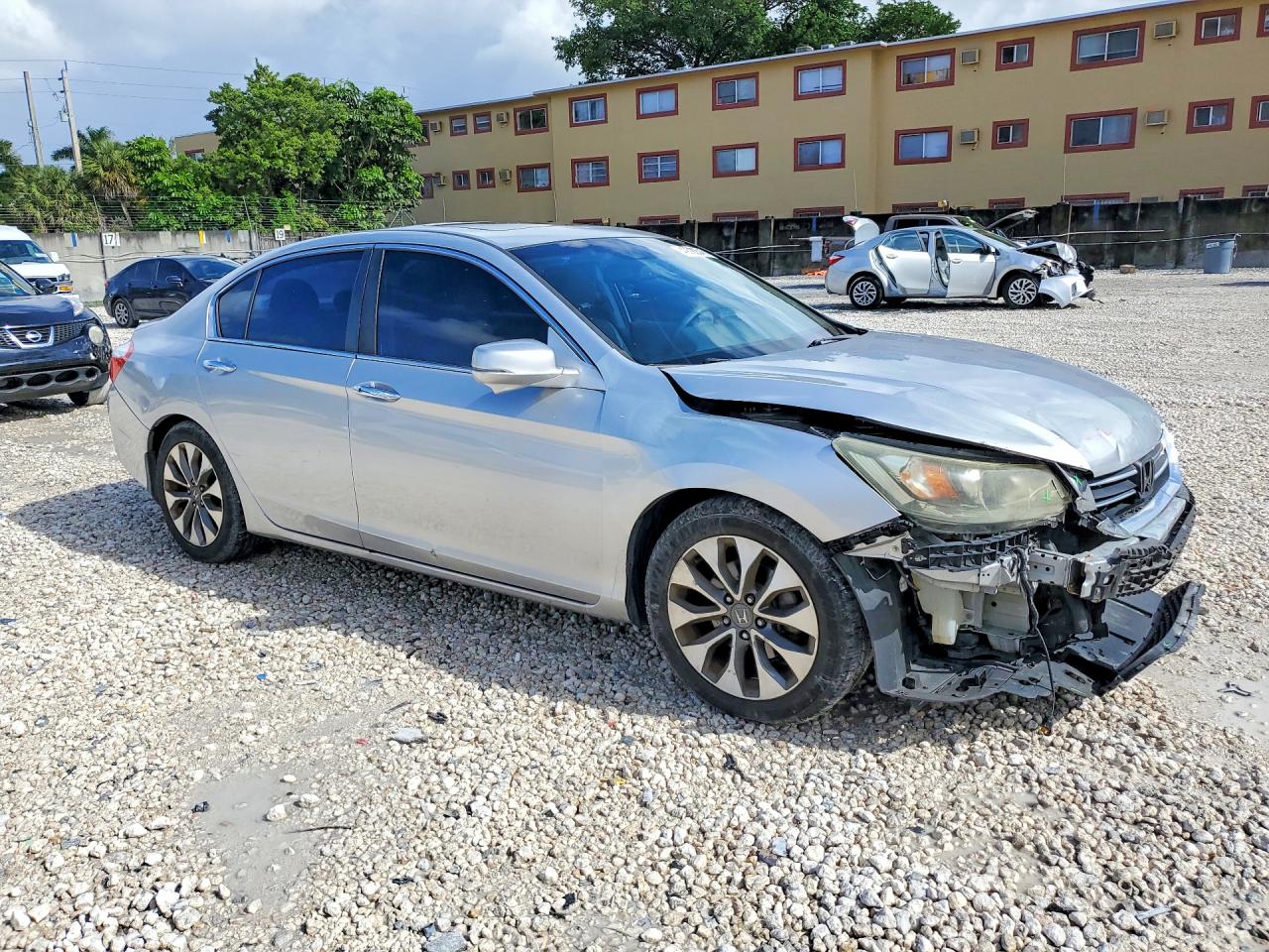 2013 HONDA ACCORD EXL photo 4