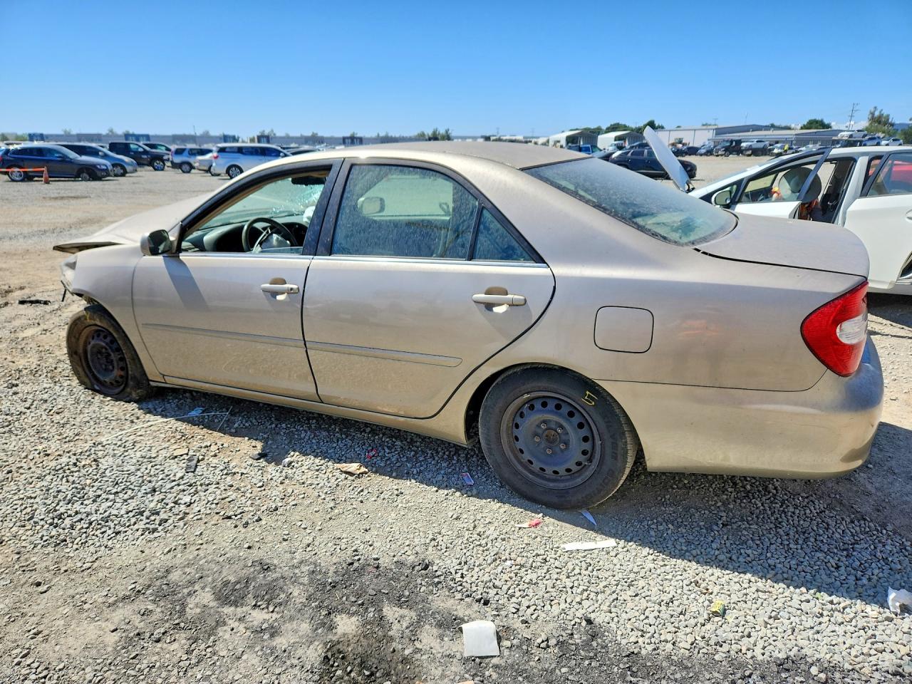 2002 TOYOTA CAMRY LE photo 4
