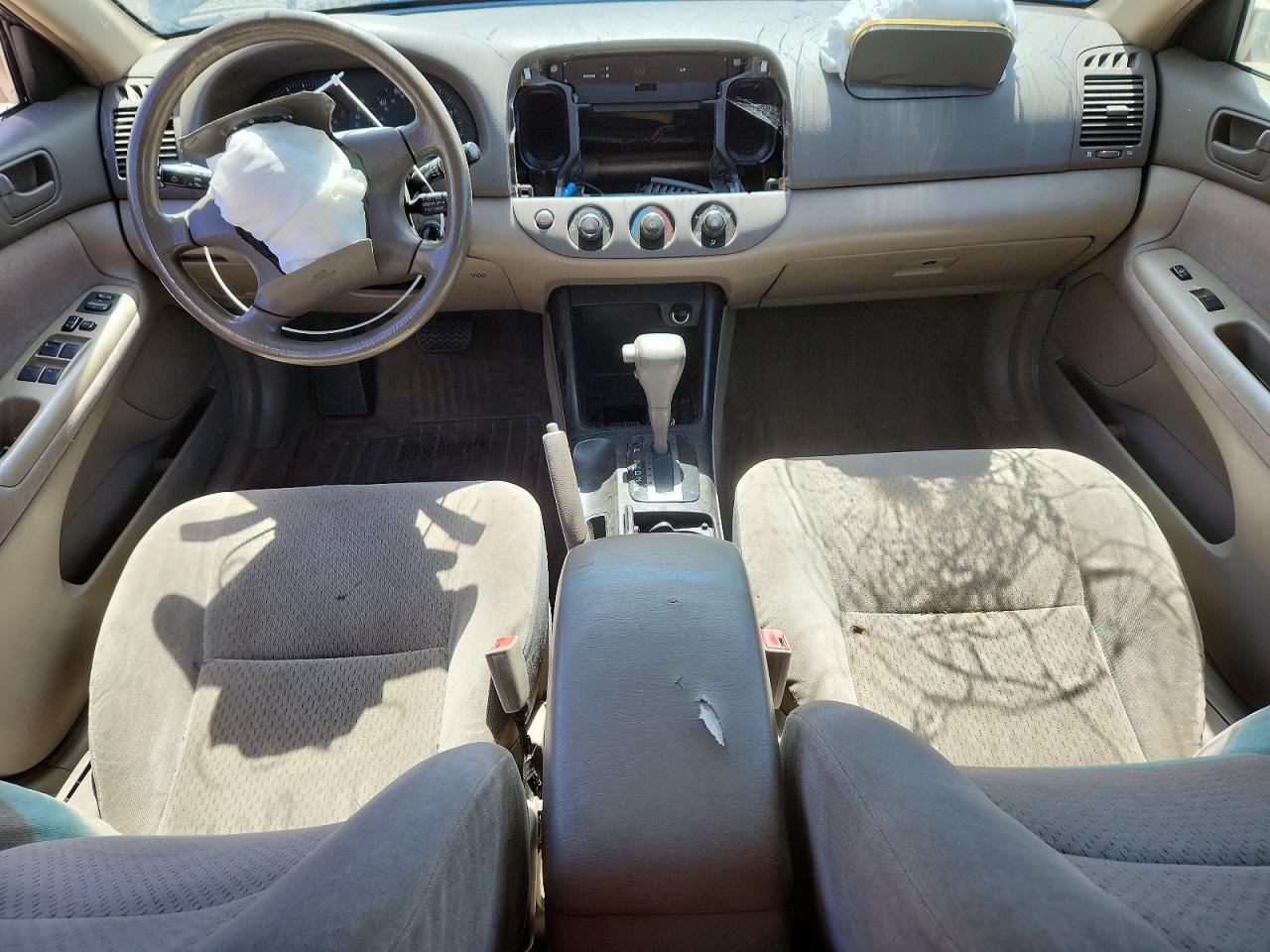 2002 TOYOTA CAMRY LE photo 22
