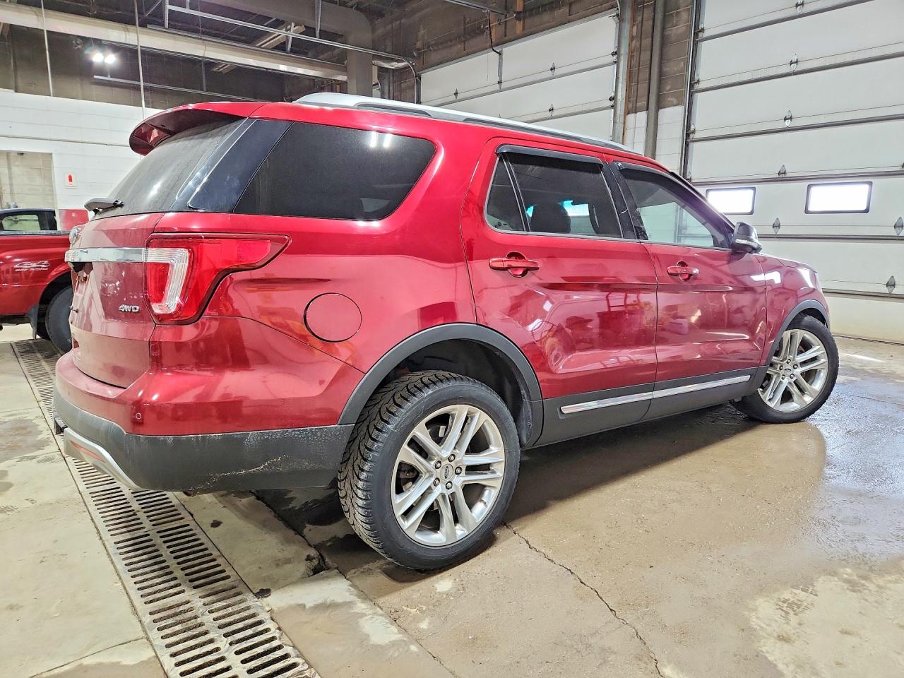 2017 FORD EXPLORER XLT photo 7